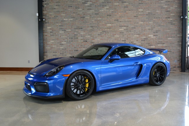 Porsche 718 Cayman exterior big Porsche 718 Cayman modern photo