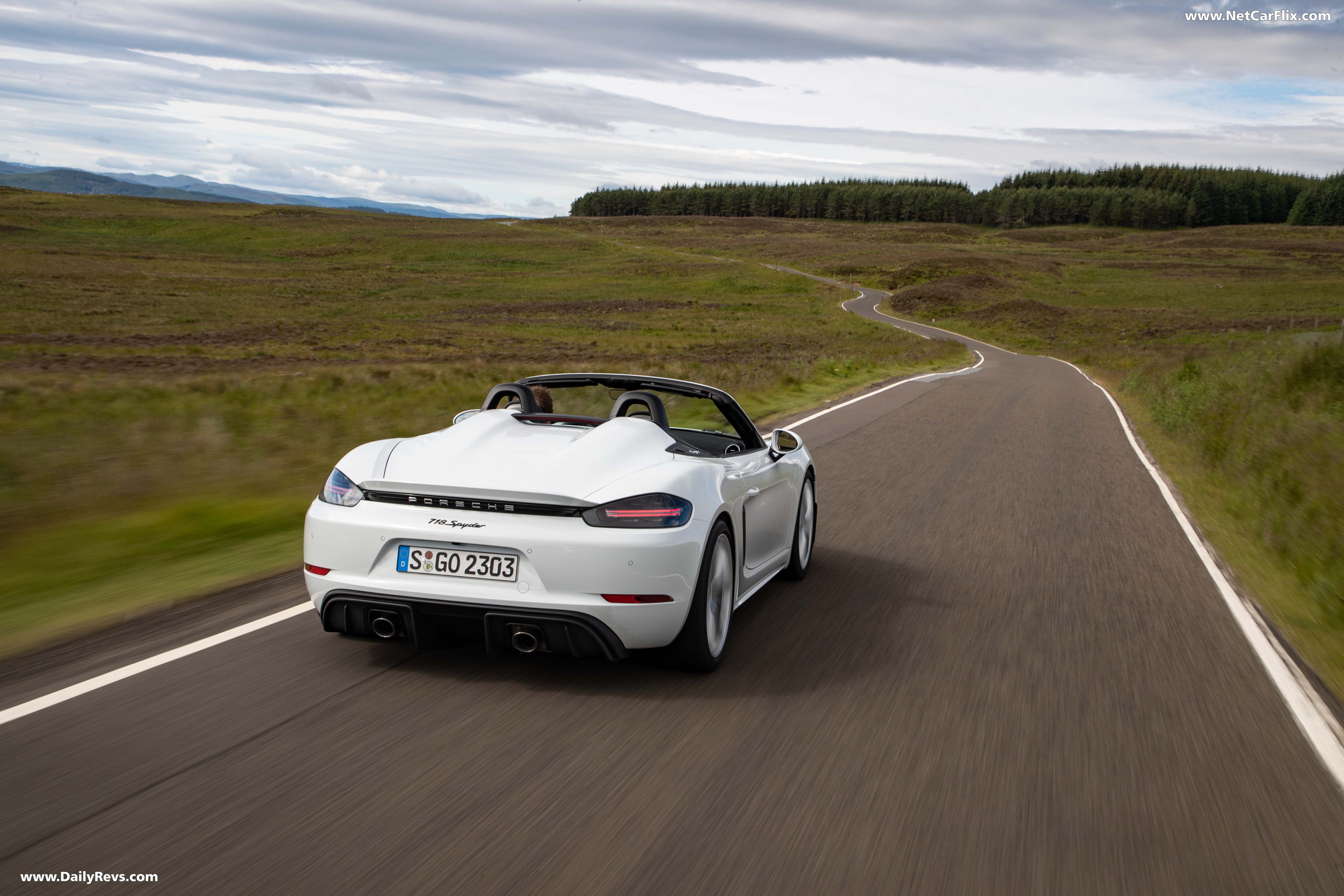 Porsche 718 Spyder reviews specifications