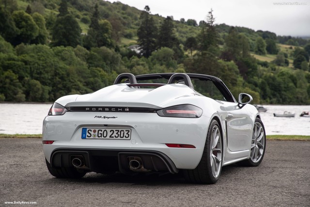 Porsche 718 Spyder mod big