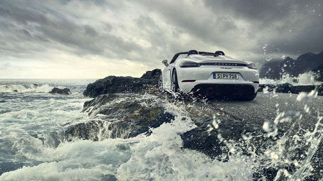 Porsche 718 Spyder exterior big