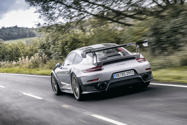 Porsche 911 GT2 coupe specifications