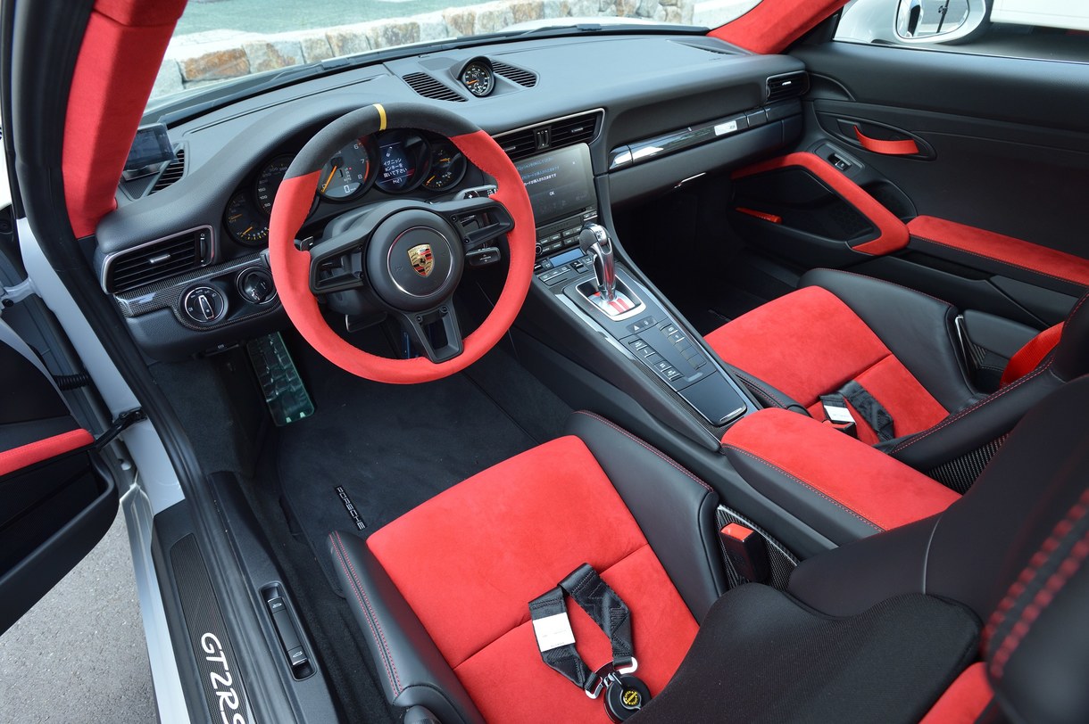 Porsche gt2 RS салон