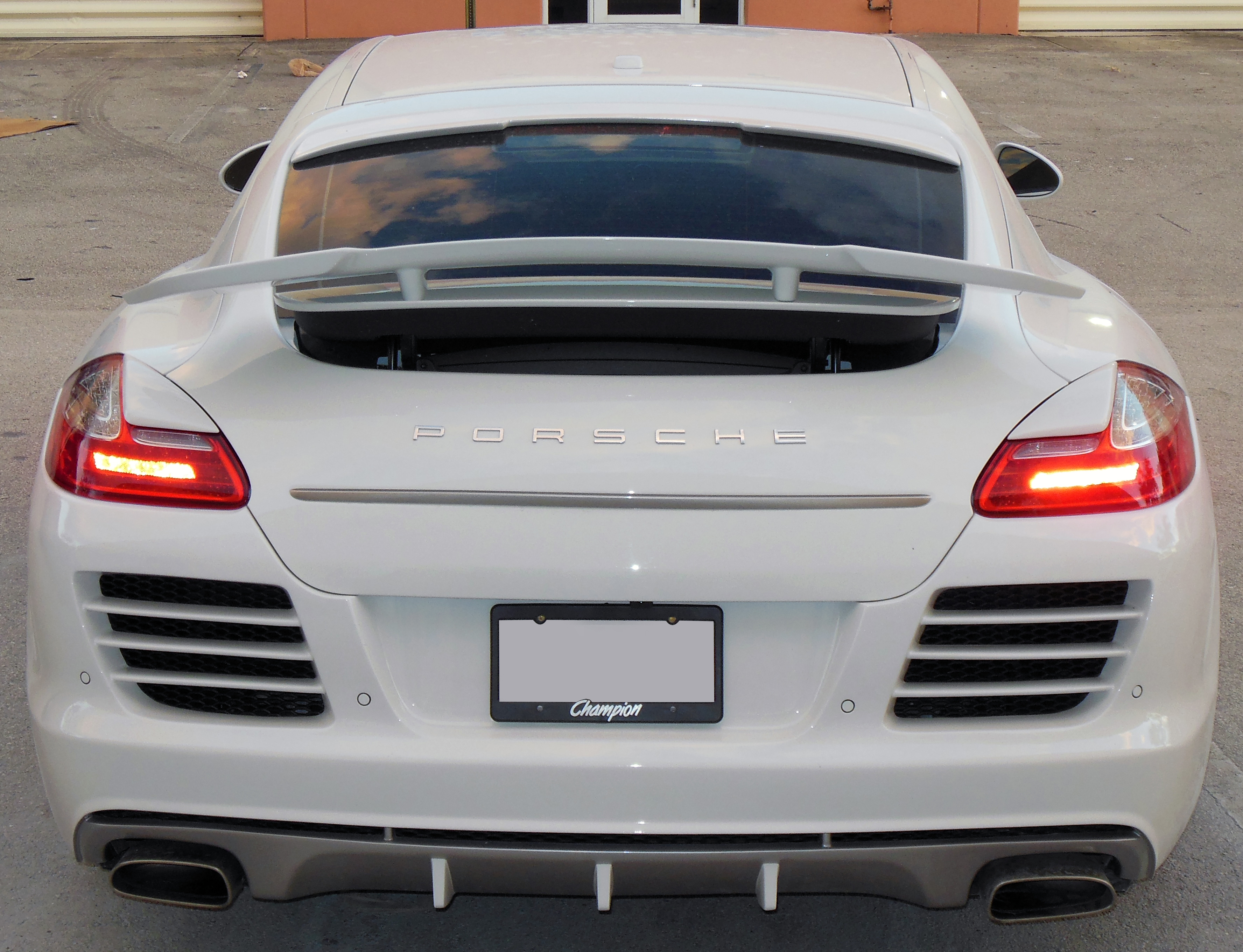 Porsche Panamera mod specifications
