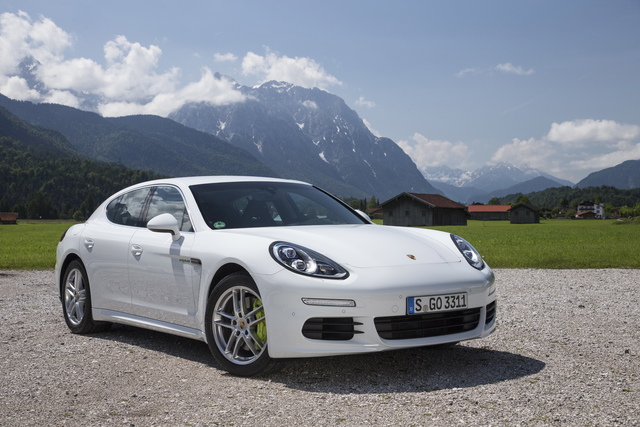 Porsche Panamera E-Hybrid best restyling Porsche Panamera E-Hybrid interior specifications
