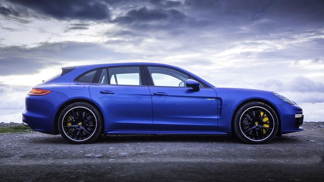 Porsche Panamera E-Hybrid modern 2016 Porsche Panamera E-Hybrid liftback photo