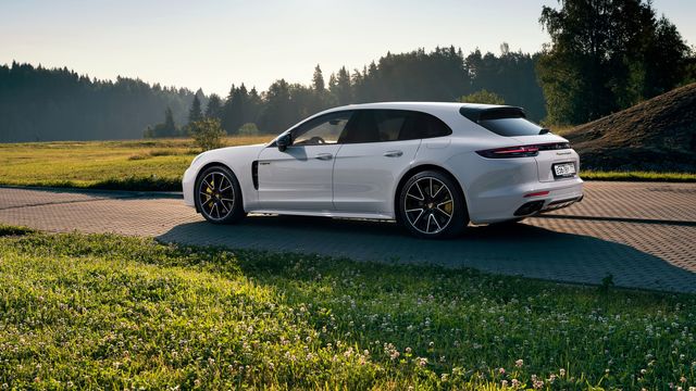 Porsche Panamera E-Hybrid reviews photo Porsche Panamera E-Hybrid hd model