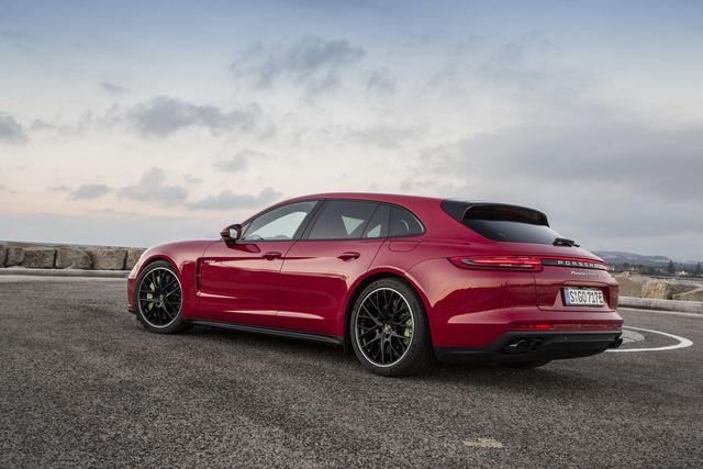 Porsche Panamera E-Hybrid Sport Turismo reviews specifications