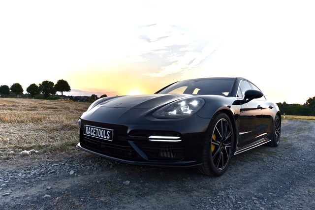 Porsche Panamera Turbo E-Hybrid exterior big