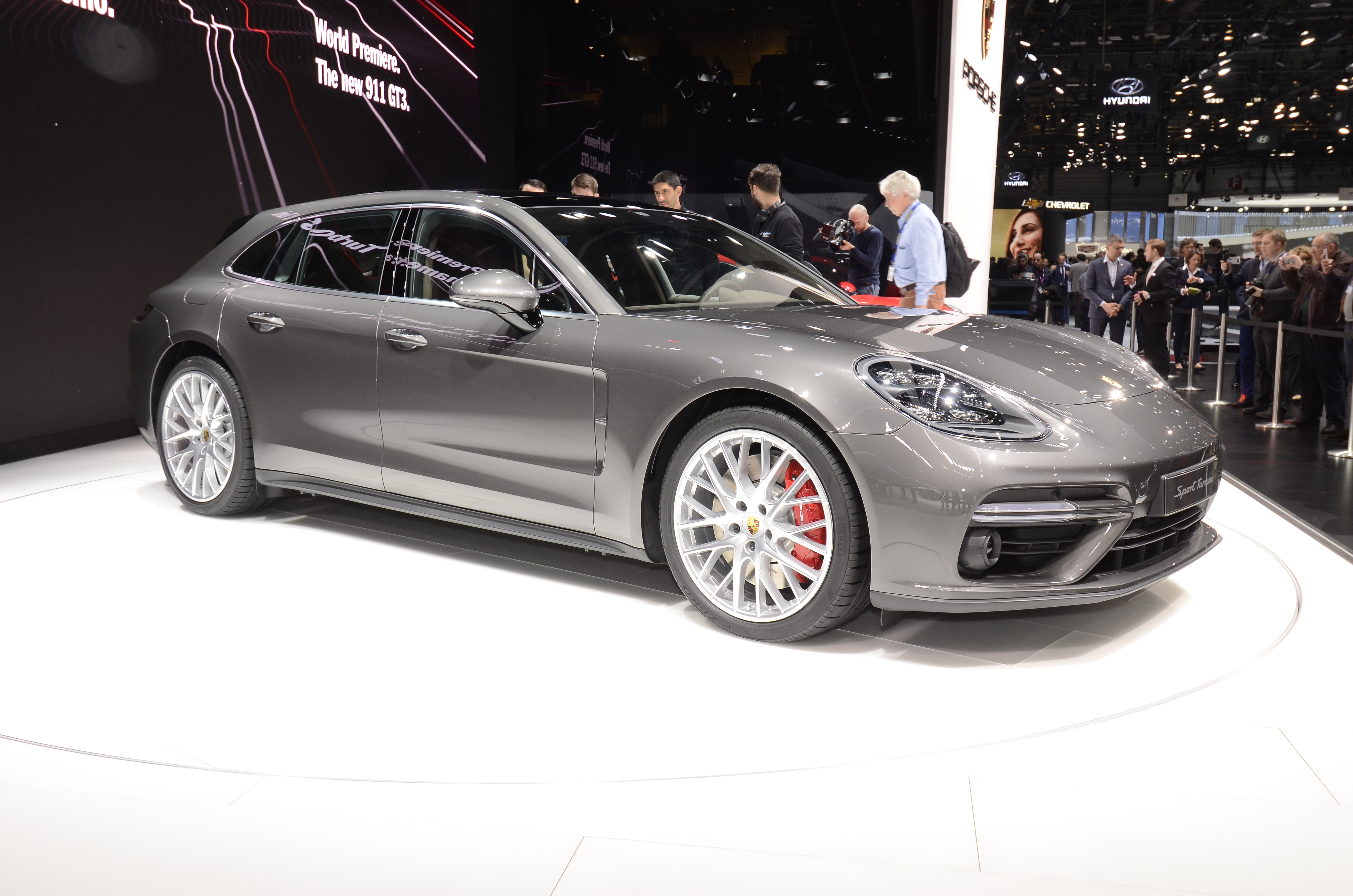 Porsche Panamera Sport Turismo mod photo