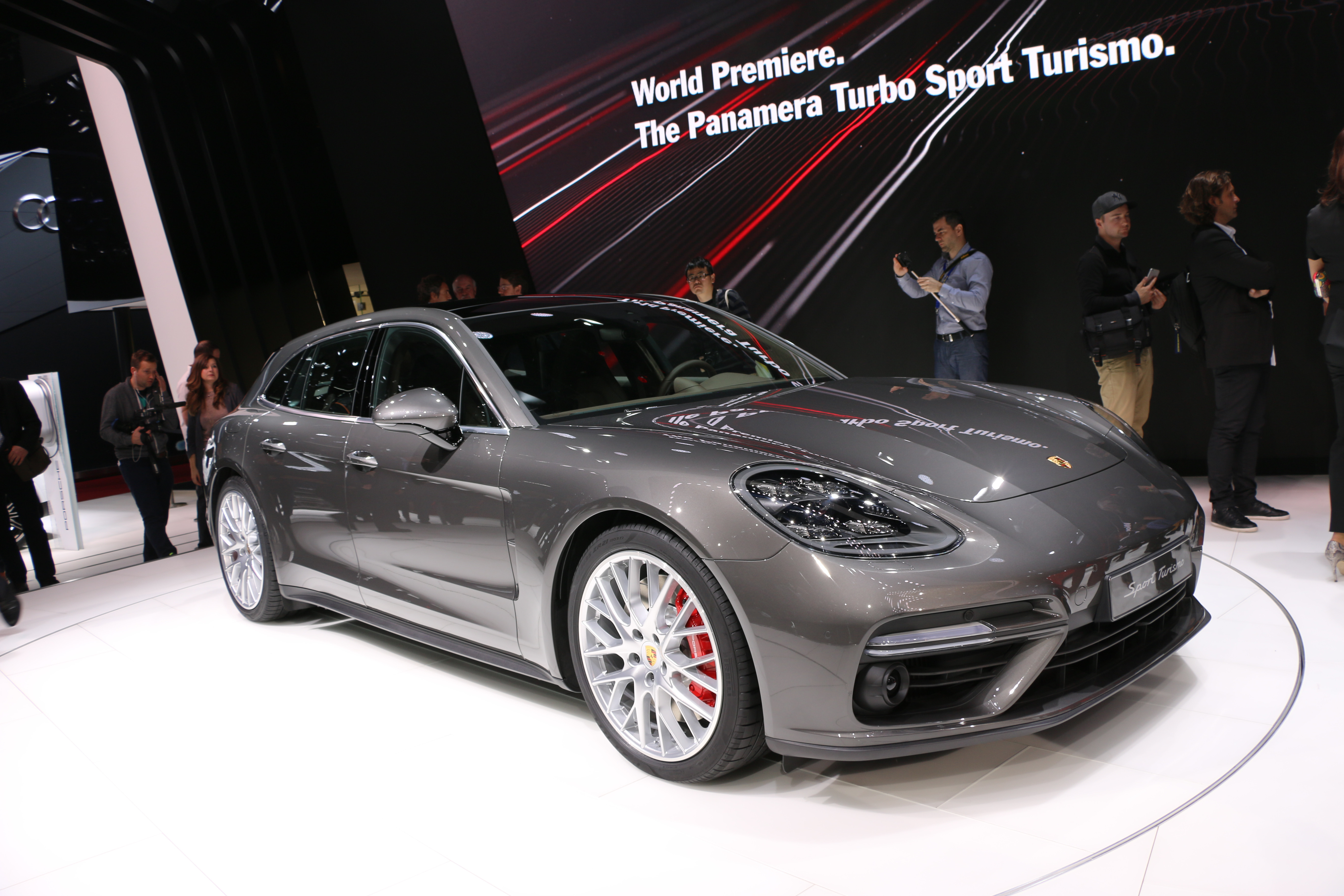 Porsche Panamera Sport Turismo reviews restyling