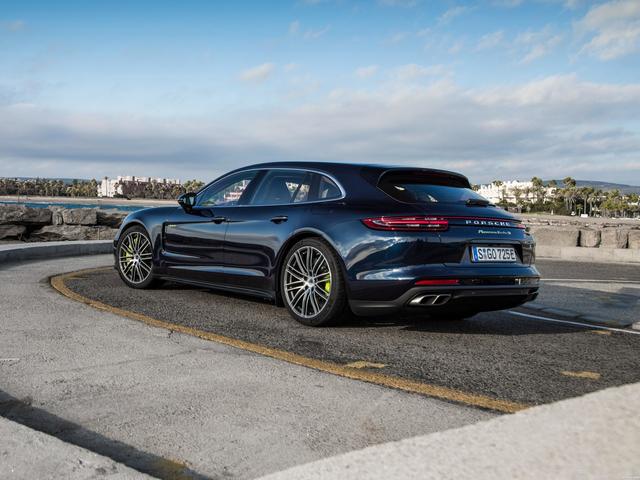 Porsche Panamera Turbo E-Hybrid Sport Turismo modern restyling