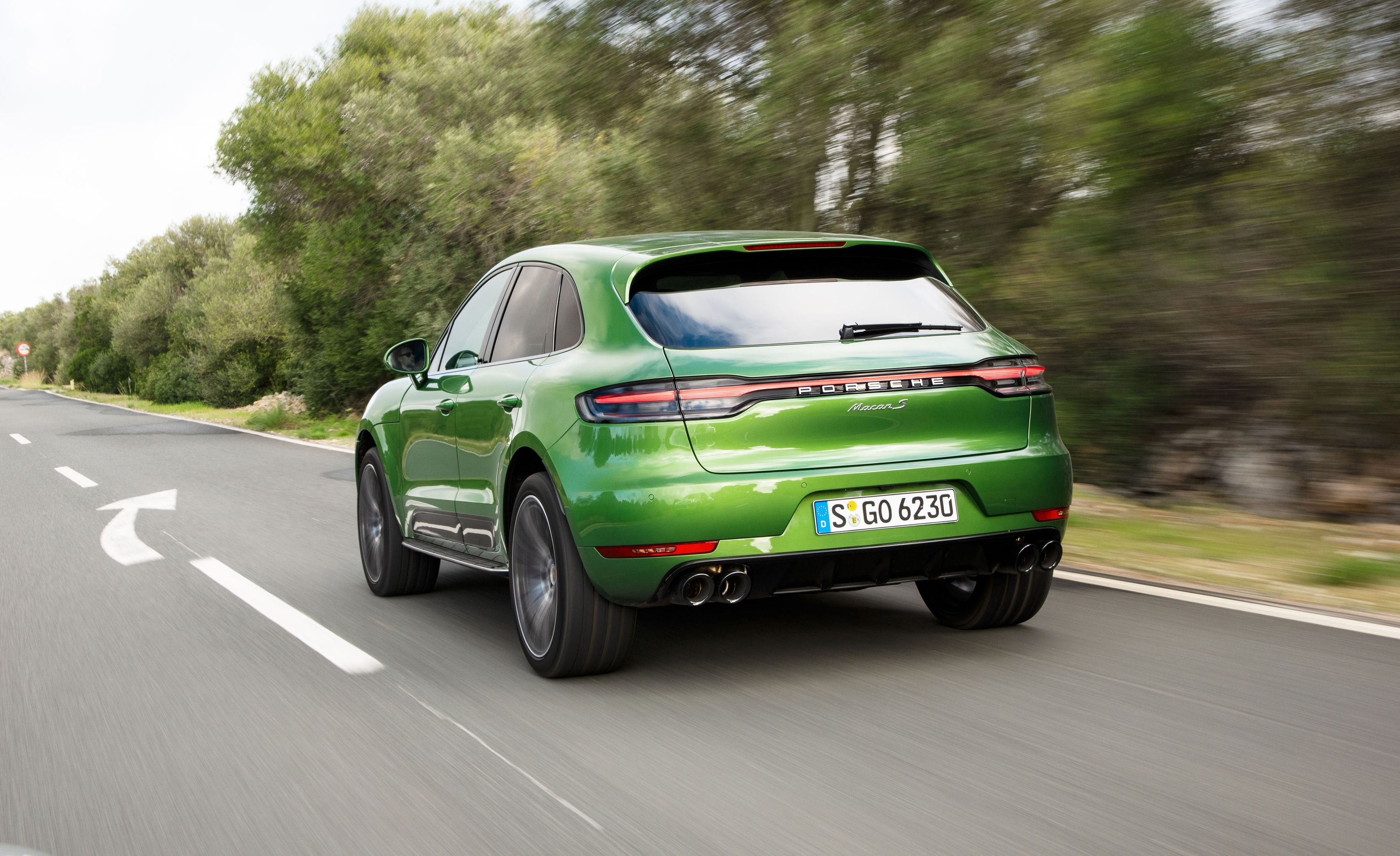 Porsche Macan Turbo reviews specifications