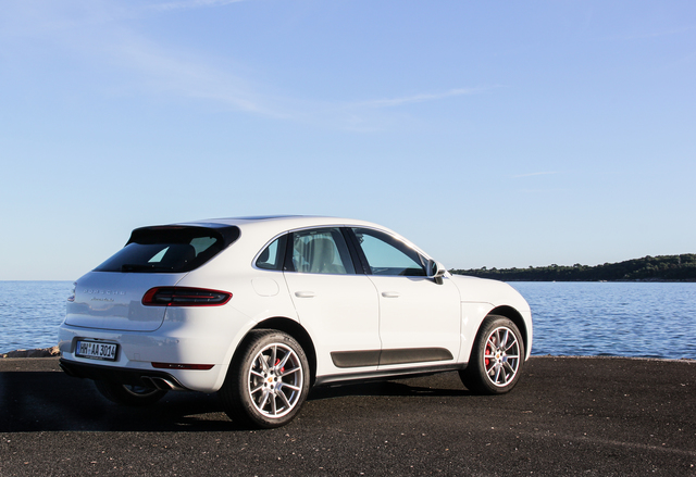 Porsche Macan Turbo modern photo Porsche Macan Turbo mod restyling