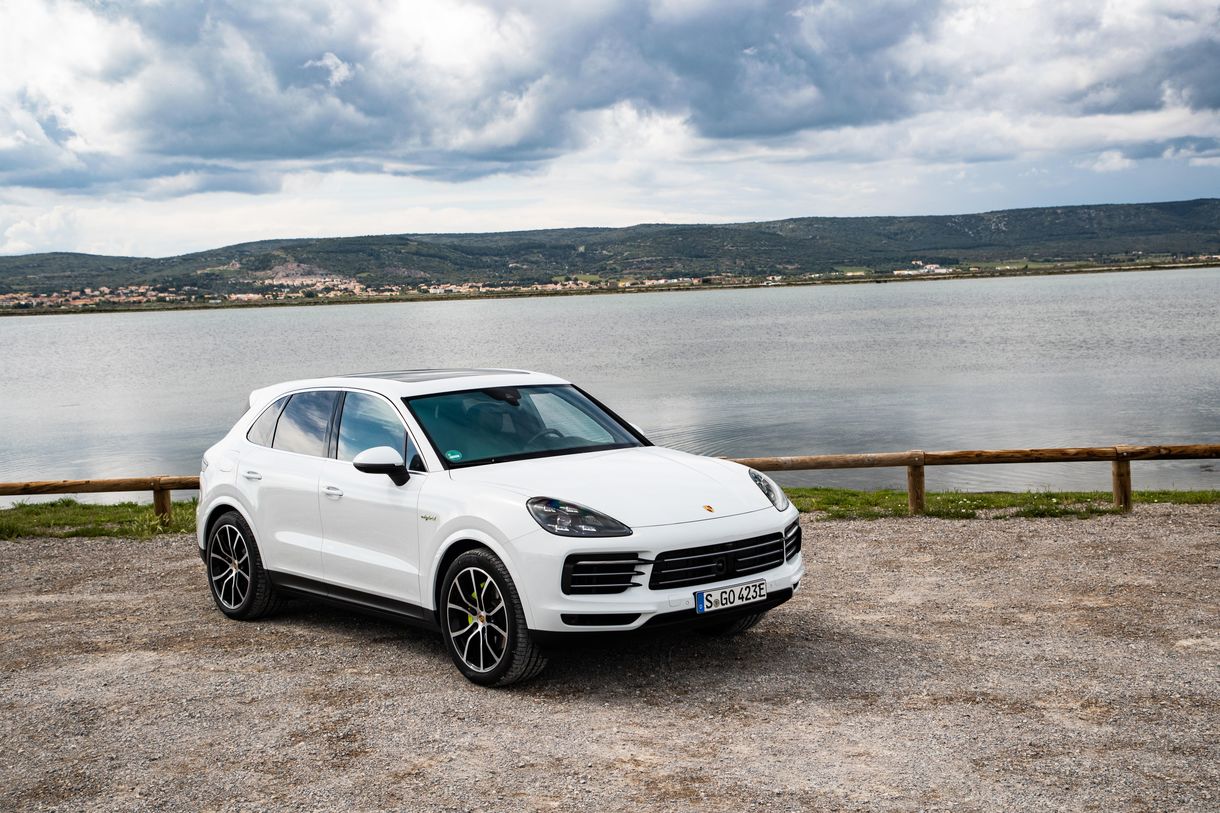 Porsche Cayenne 2019 White