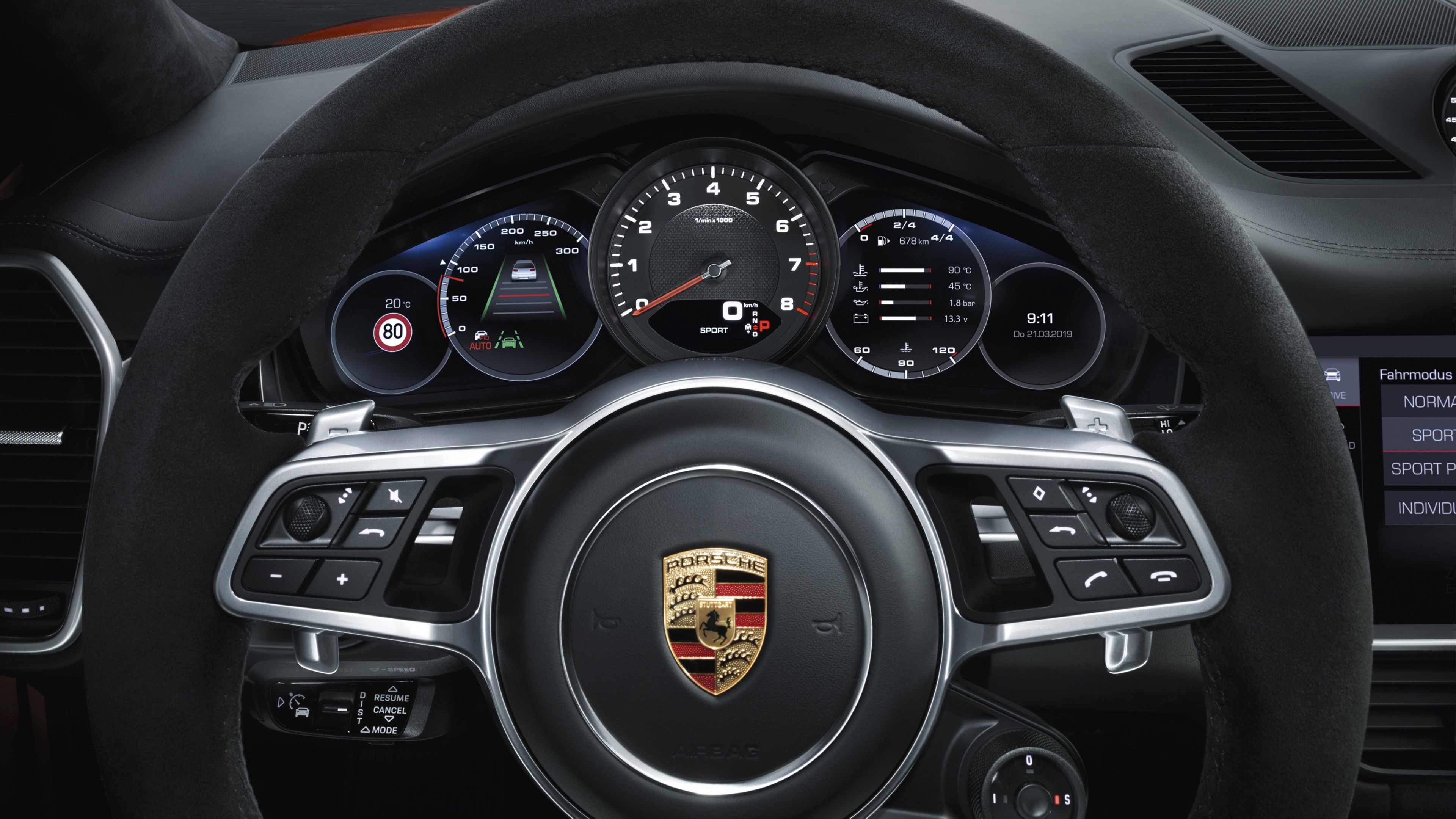Porsche Cayenne Coupe interior specifications