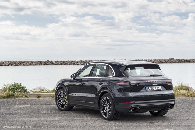 Porsche Cayenne Coupe E-Hybrid exterior 2019
