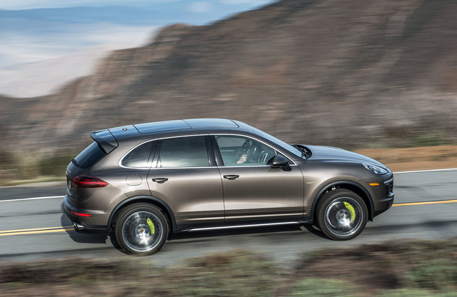 Porsche Cayenne E-Hybrid 4k model