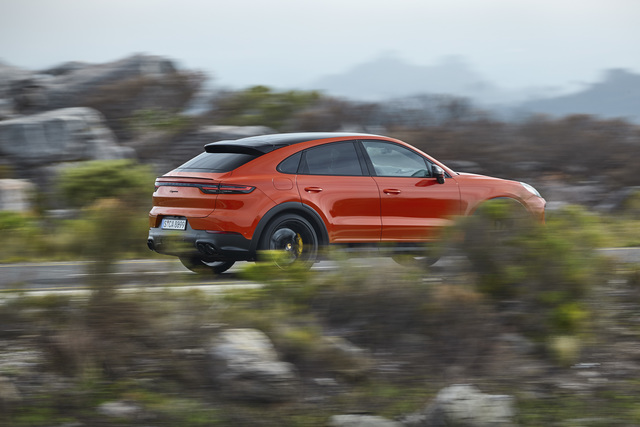 Porsche Cayenne Turbo Coupe E-Hybrid reviews restyling