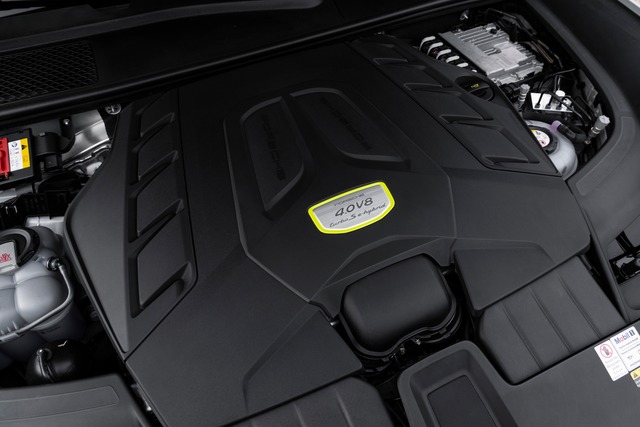 Porsche Cayenne Turbo Coupe E-Hybrid modern big