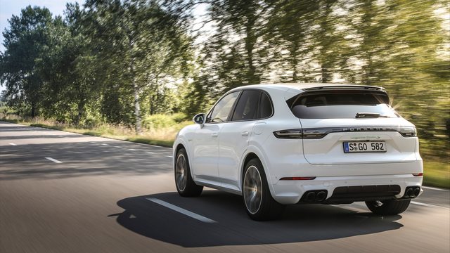 Porsche Cayenne Turbo Coupe E-Hybrid reviews photo
