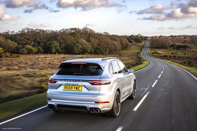 Porsche Cayenne Turbo E-Hybrid mod model