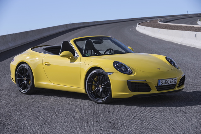 Porsche 911 Carrera Cabriolet accessories big Porsche 911 Carrera Cabriolet 4k model