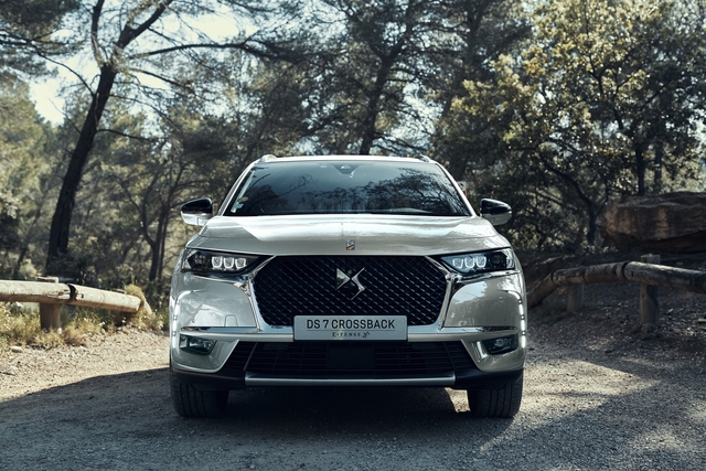 DS 3 Crossback E-Tense exterior big