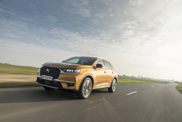 DS 7 Crossback E-Tense modern photo
