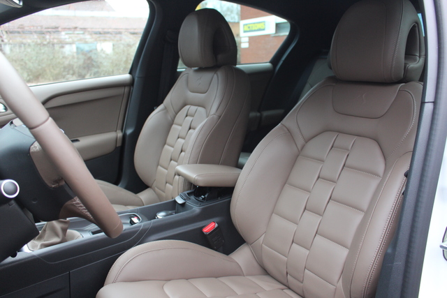 DS 4 hatchback specifications