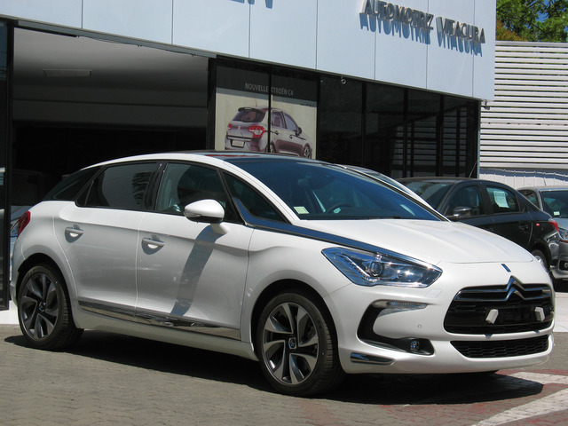 DS 5 hatchback photo