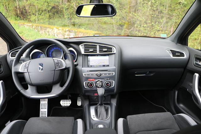 DS 4 Crossback auto show