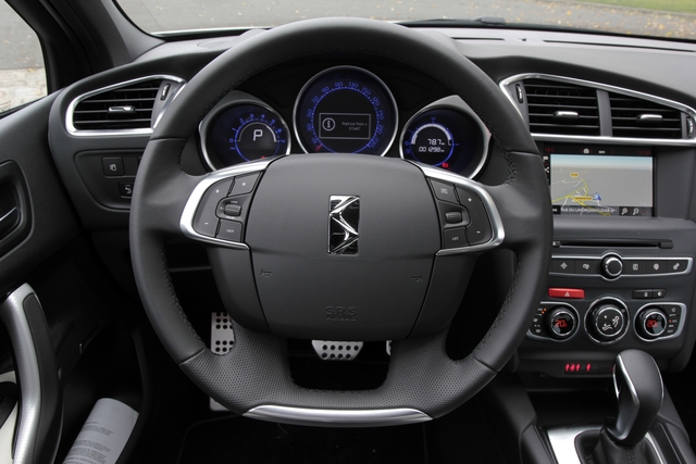 DS 4 Crossback hatchback photo