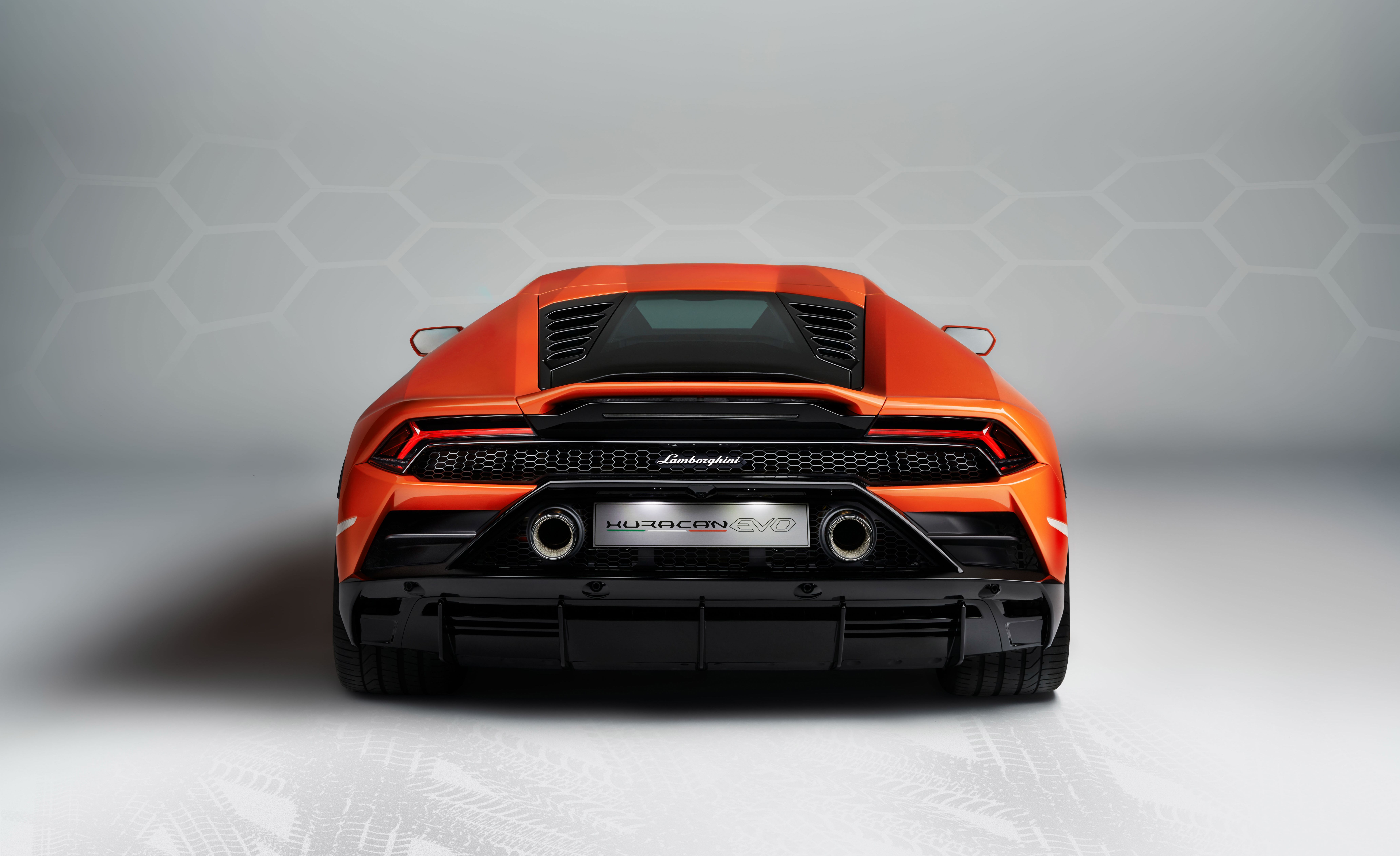 Lamborghini Huracan EVO reviews restyling