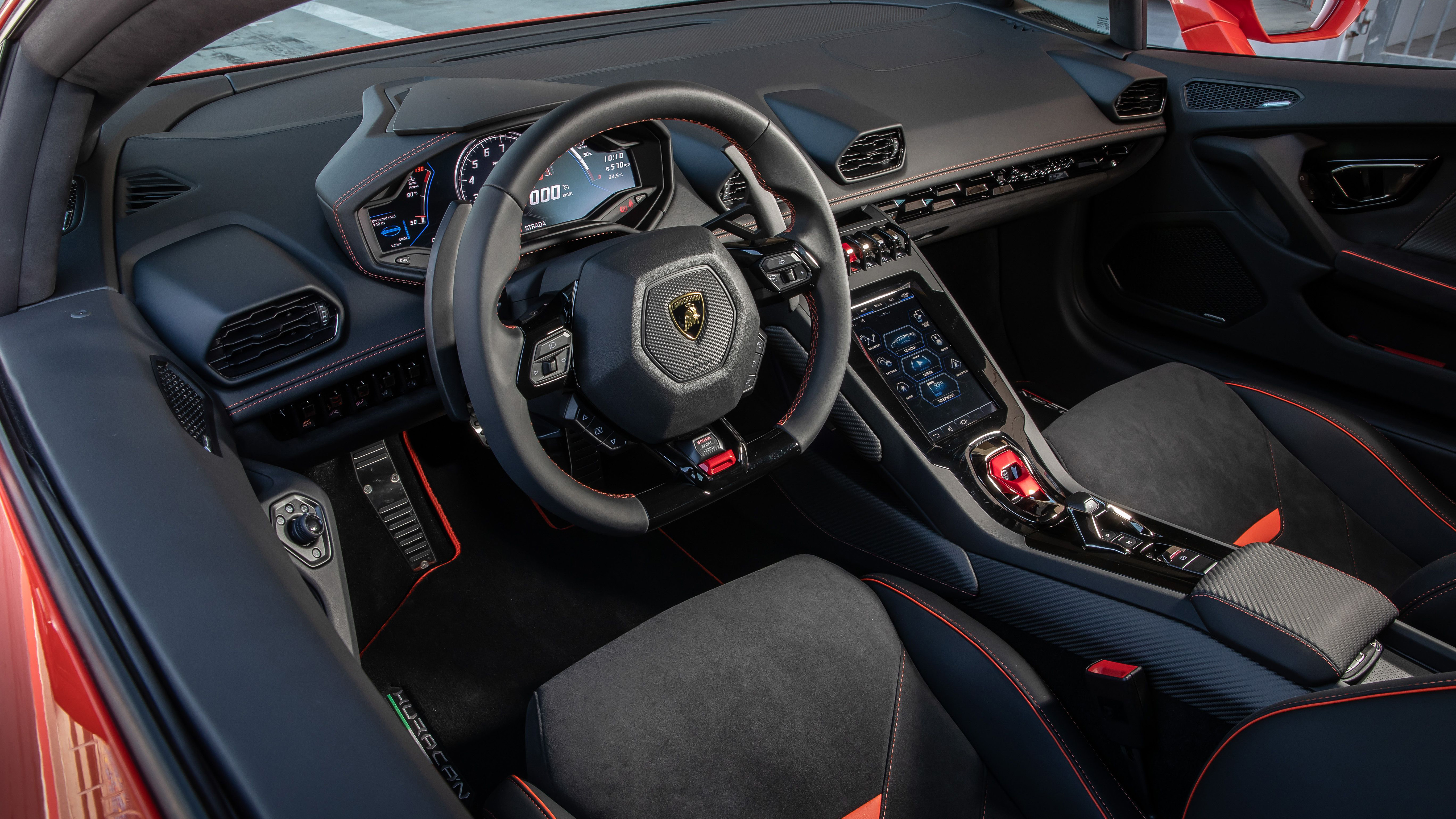Lamborghini Huracan EVO reviews model