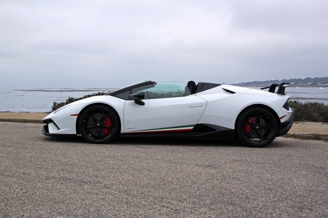 Lamborghini Huracan LP640-4 Perfomante Spyder interior restyling Lamborghini Huracan LP640-4 Perfomante Spyder modern specifications
