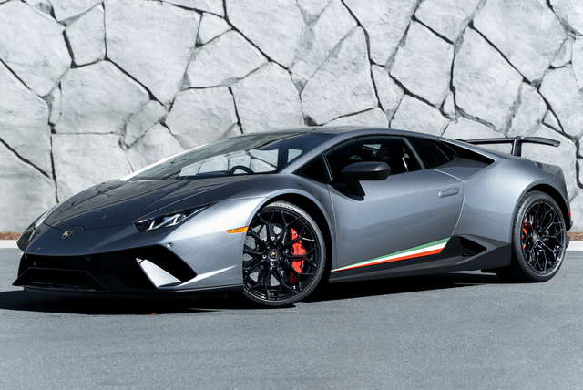 Lamborghini Huracan LP640-4 Perfomante Spyder accessories 2018 Lamborghini Huracan LP640-4 Perfomante Spyder exterior photo