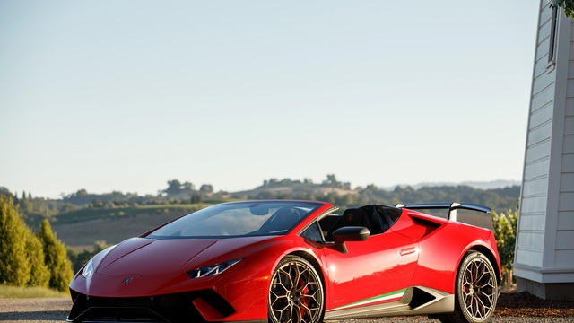 Lamborghini Huracan LP640-4 Perfomante Spyder accessories specifications Lamborghini Huracan LP640-4 Perfomante Spyder hd photo