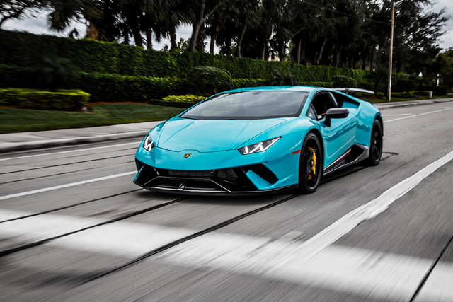 Lamborghini Huracan LP640-4 Performante reviews photo Lamborghini Huracan LP640-4 Performante accessories specifications