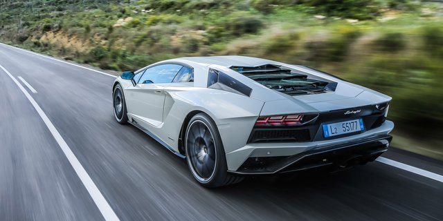 Lamborghini Aventador LP740-4 S Roadster hd 2017 Lamborghini Aventador LP740-4 S Roadster interior restyling