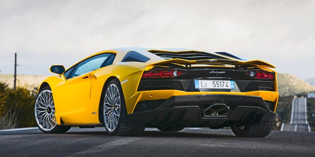 Lamborghini Aventador LP740-4 S Roadster modern model Lamborghini Aventador LP740-4 S Roadster interior restyling