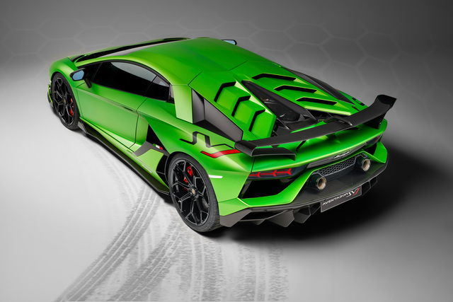 Lamborghini Aventador LP770-4 SVJ reviews specifications Lamborghini Aventador LP770-4 SVJ accessories model