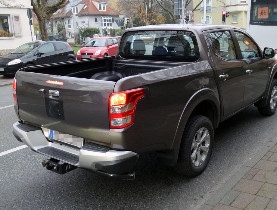 Автомобиль uaz pickup