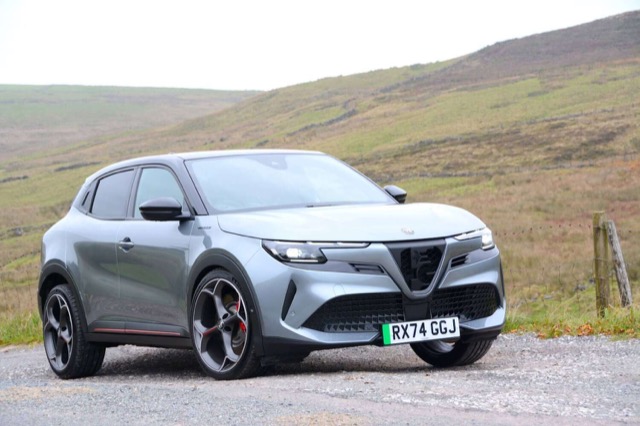 Alfa Romeo Junior Elettrica 2024 SUV