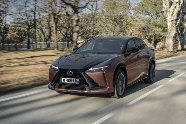 Lexus RZ 2023 suv