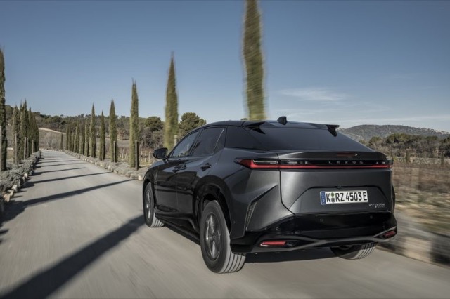 Lexus RZ 2023 suv