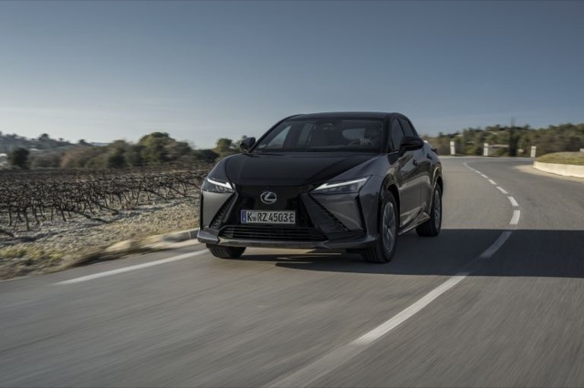 Lexus RZ 2023 suv