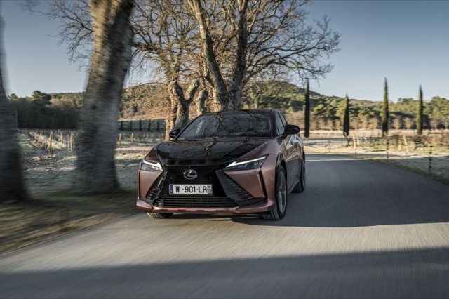 Lexus RZ 2023 suv