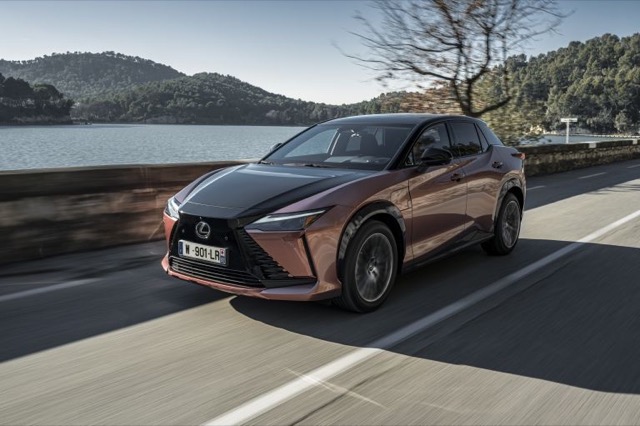 Lexus RZ 2023 suv