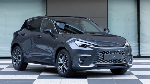 Lexus LBX 2023 suv