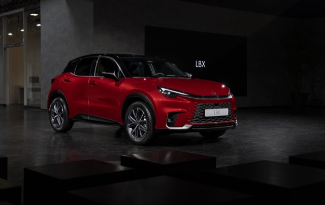 Lexus LBX 2023 suv